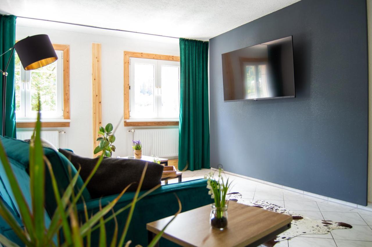 Wellness Mitten In Der Wasserfallstadt Triberg 特里贝格 外观 照片