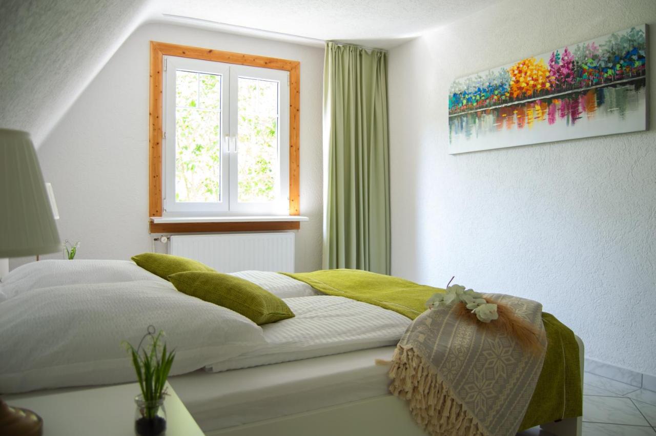 Wellness Mitten In Der Wasserfallstadt Triberg 特里贝格 外观 照片