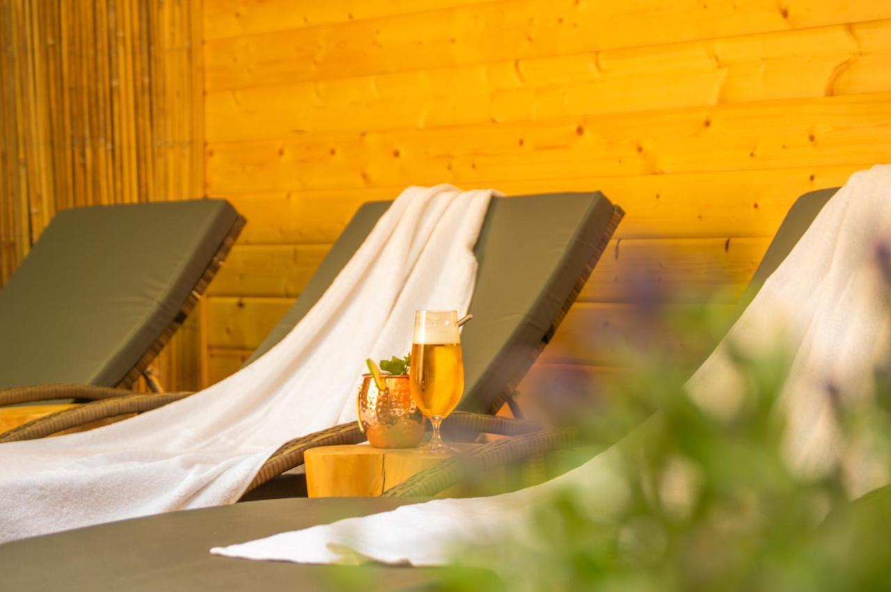Wellness Mitten In Der Wasserfallstadt Triberg 特里贝格 外观 照片