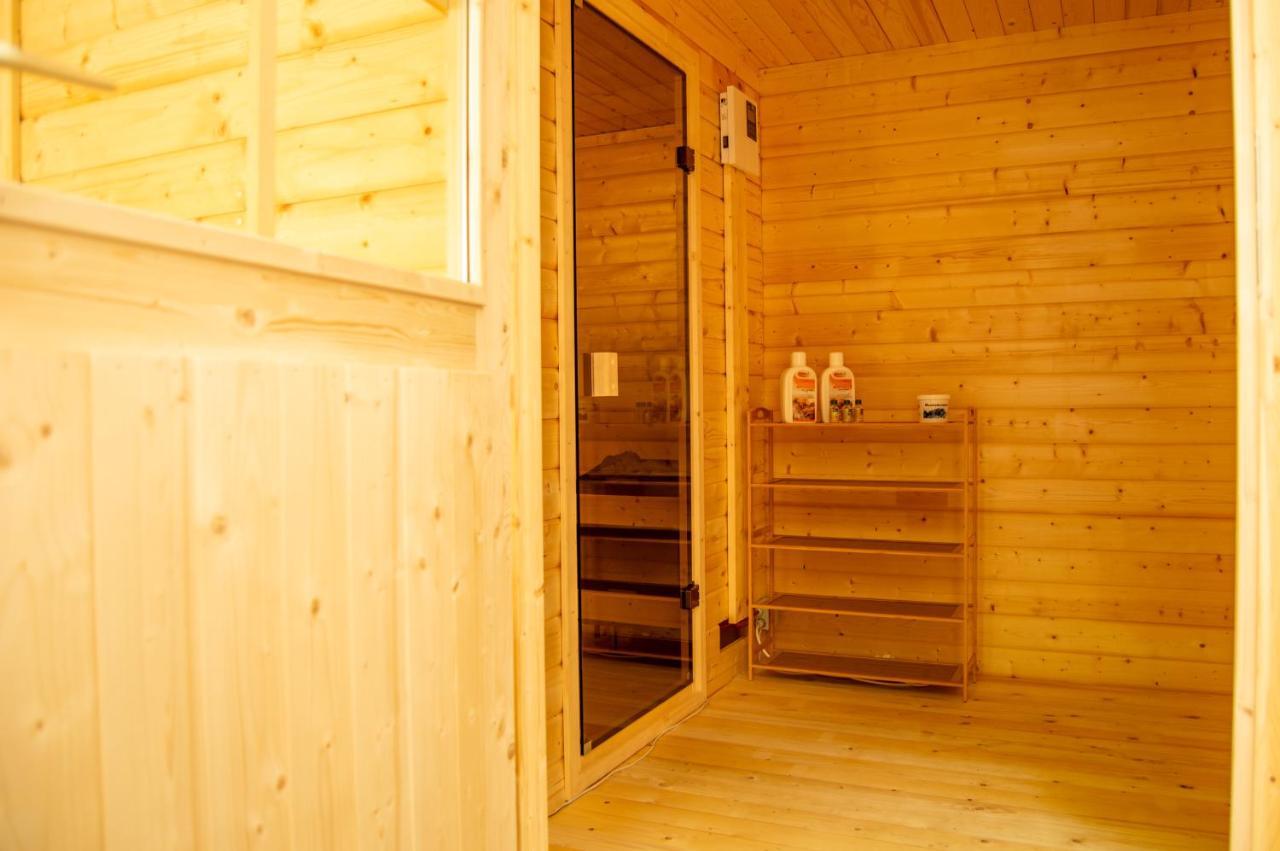 Wellness Mitten In Der Wasserfallstadt Triberg 特里贝格 外观 照片