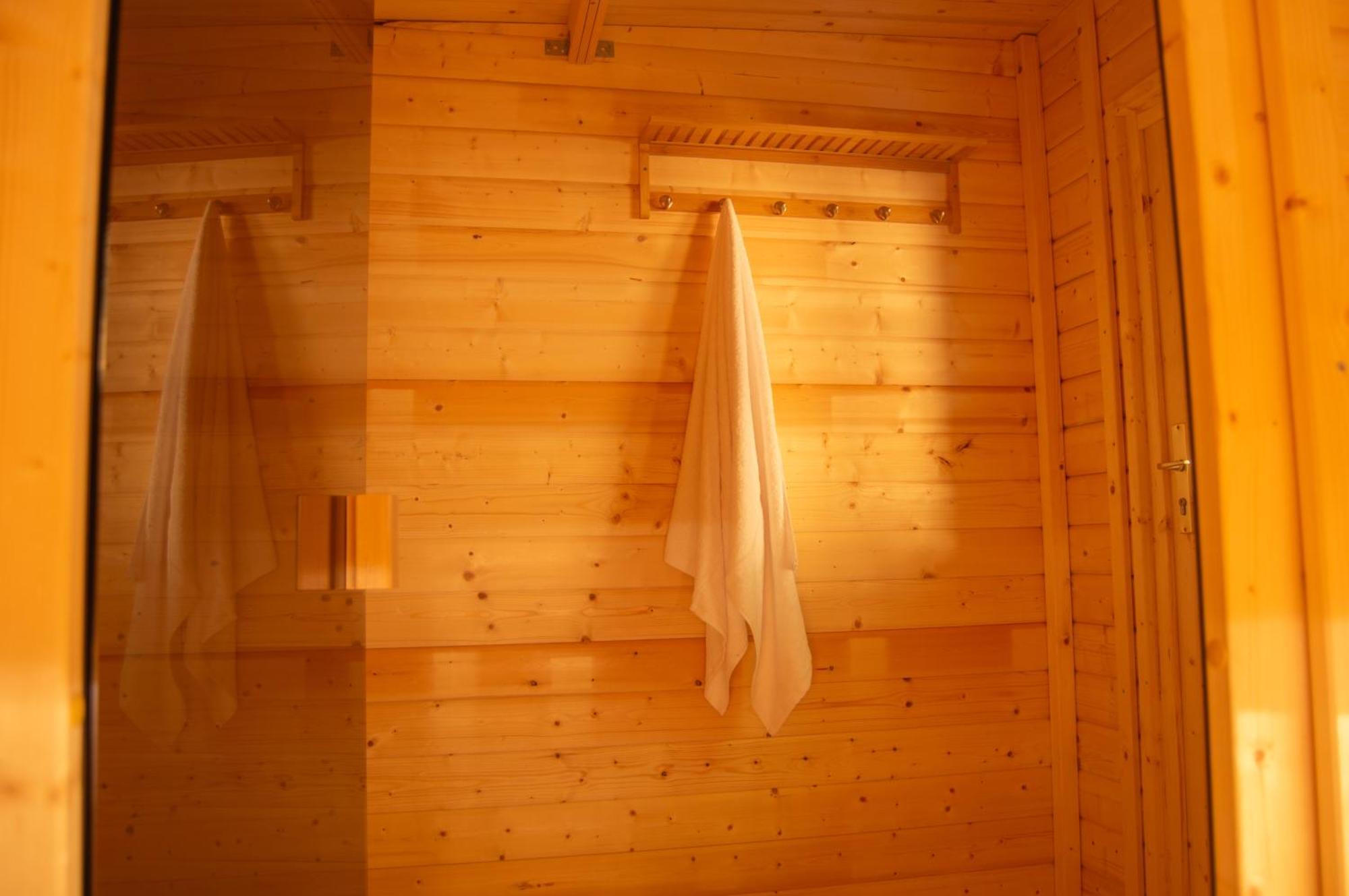 Wellness Mitten In Der Wasserfallstadt Triberg 特里贝格 外观 照片