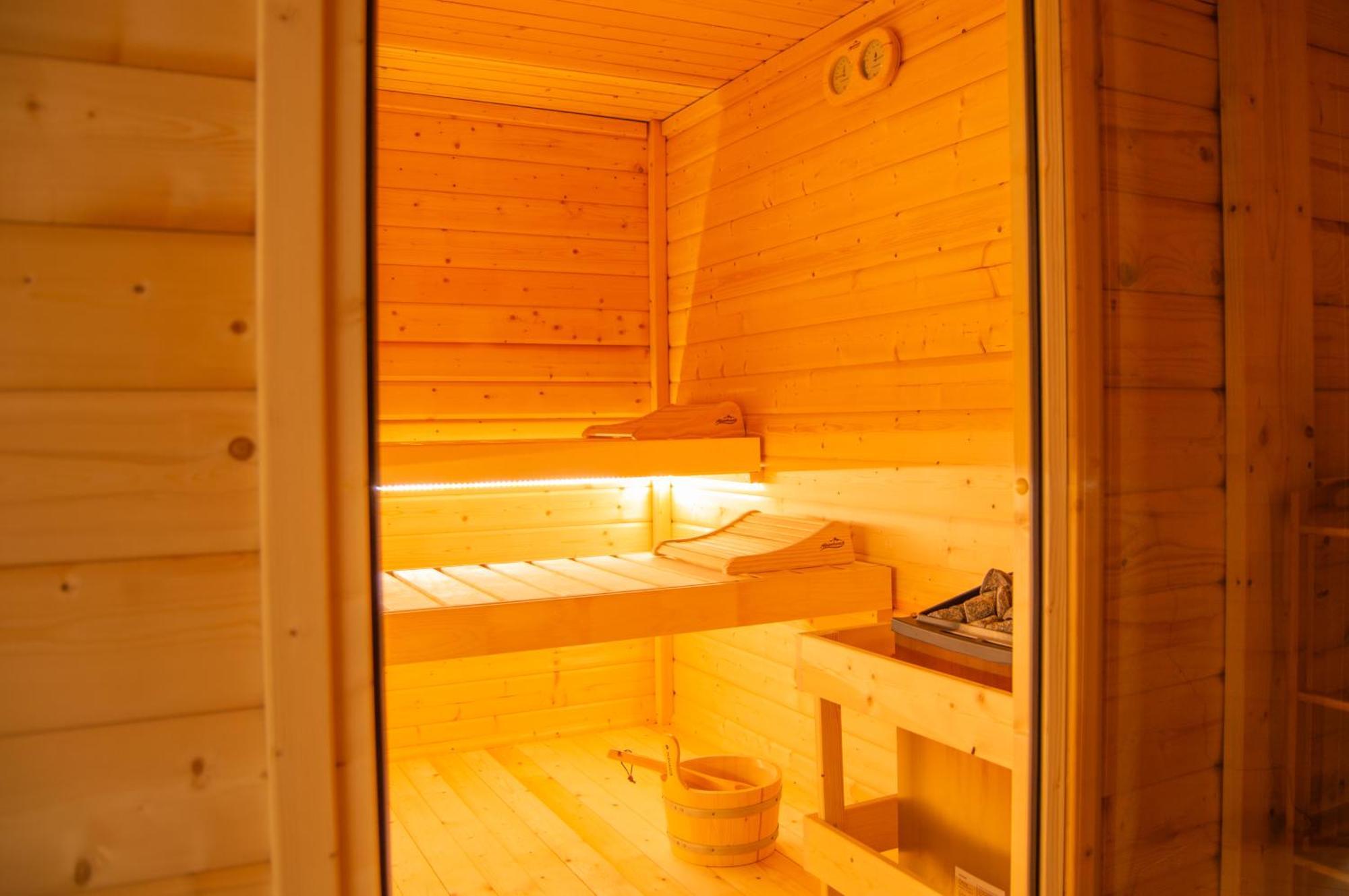 Wellness Mitten In Der Wasserfallstadt Triberg 特里贝格 外观 照片